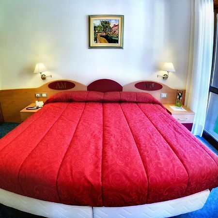 Albergo Miramonti Rabbi Rom bilde